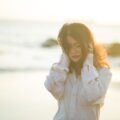 つらい、悲しい気持ちを感じる女性
